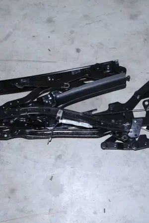 Premium Audi Left Convertible Top Hinge Assembly 8V7871349B