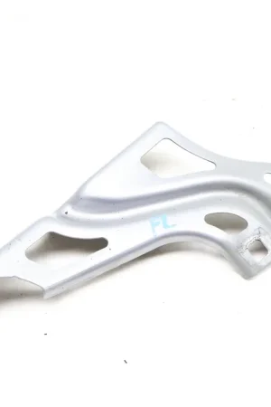 Audi Front Left Fender Mount / Bracket (Q3, Q3 Quattro) 8U0821135 Exclusive