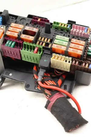 Money Back Guarantee Mercedes-Benz Fuse Box / Holder 2225402040