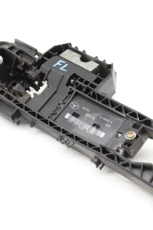 Fast Shipping Mercedes-Benz Front Left Exterior Door Handle Bracket 2047602334