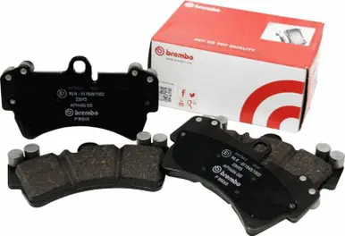 Brembo 09-10 Dodge Ram 2500/Ram 3500/11-18 2500/3500 Rear Premium NAO Ceramic OE Equivalent Pad - P18036N Latest